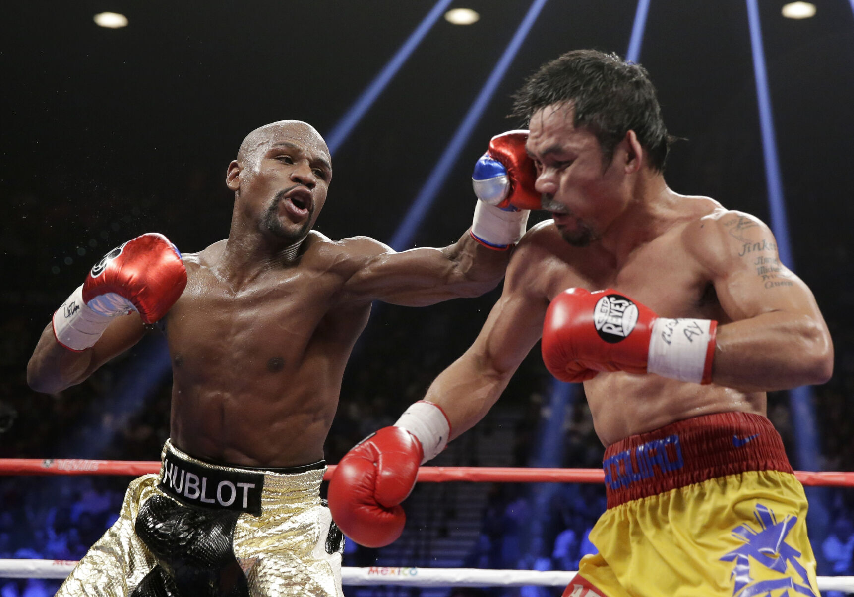 2015: Floyd Mayweather Jr. frustrates Manny Pacquiao, earns unanimous decision